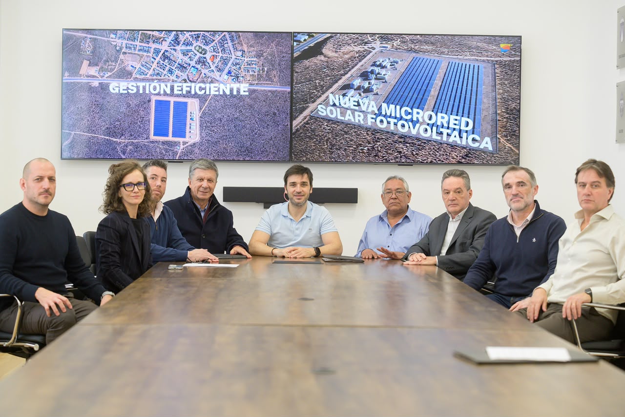 Chubut fortalece su matriz energética: Torres firmó el inicio de obra del Parque Fotovoltaico de Paso de Indios Chubut fortalece su matriz energética: Torres firmó el inicio de obra del Parque Fotovoltaico de Paso de Indios