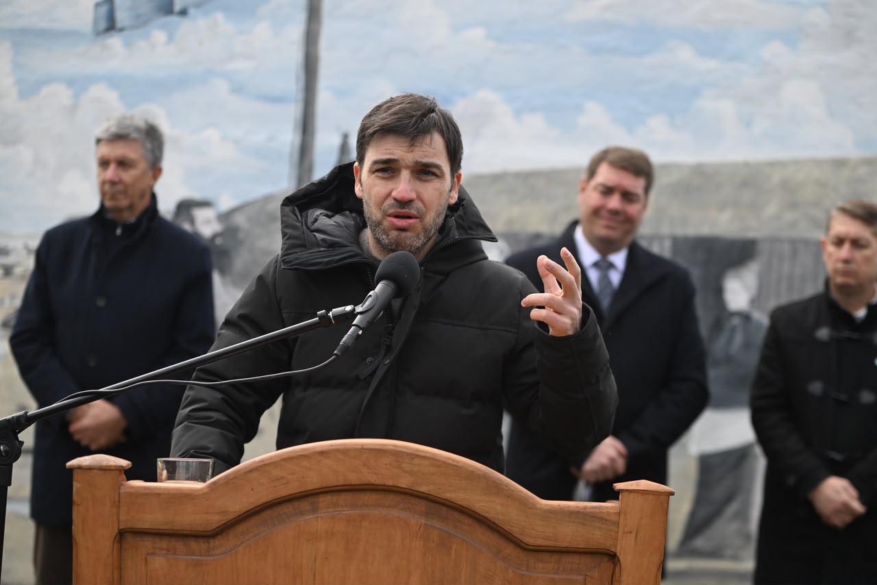 En el aniversario de Rawson, Torres anunció nuevas viviendas para los vecinos de la Capital y destacó el avance de obras estratégicas En el aniversario de Rawson, Torres anunció nuevas viviendas para los vecinos de la Capital y destacó el avance de obras estratégicas